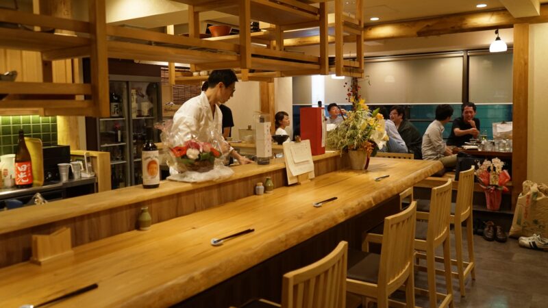 旬の食材、旬の魚、美味しい地酒をカジュアルに楽しむ