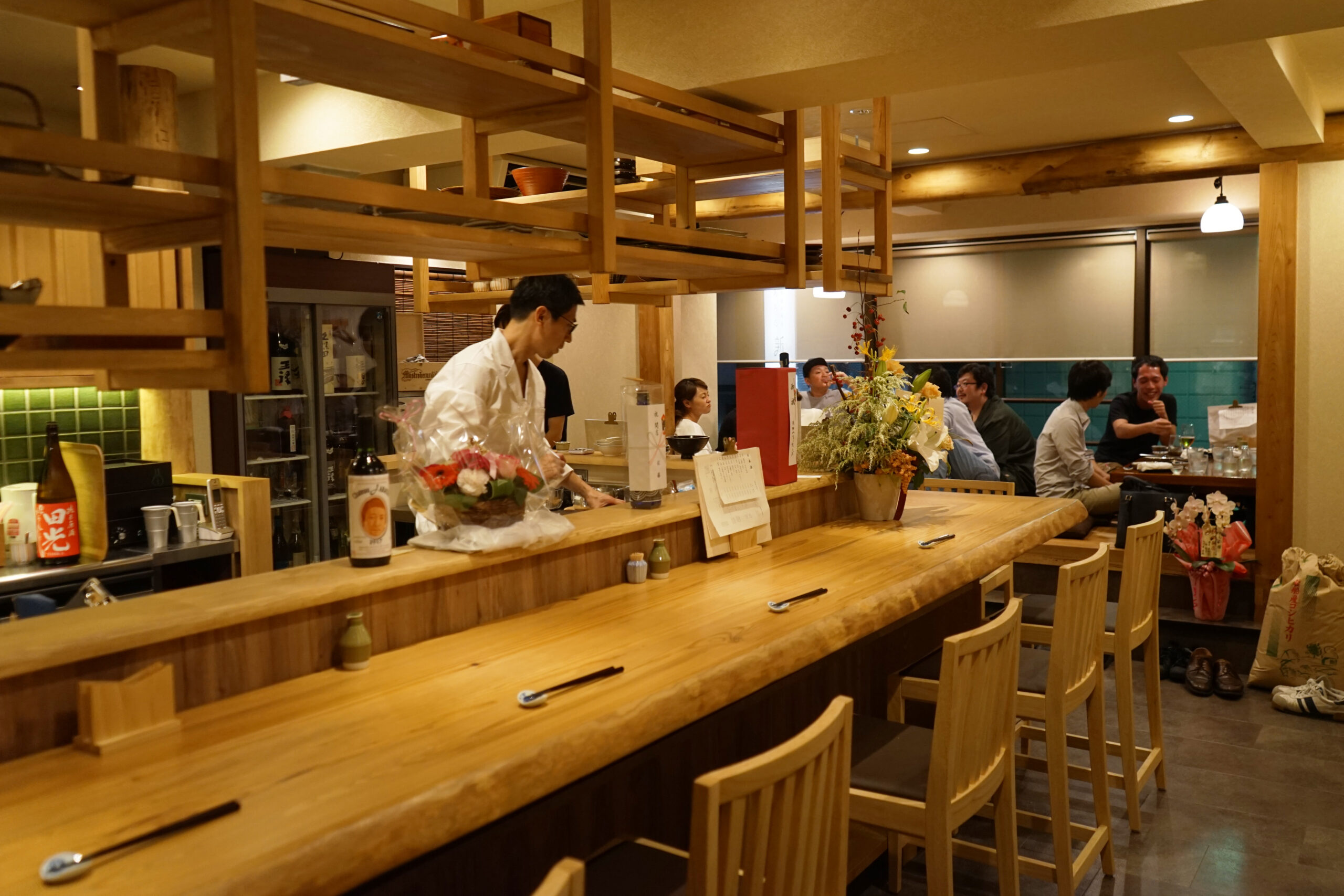 旬の食材、旬の魚、美味しい地酒をカジュアルに楽しむ