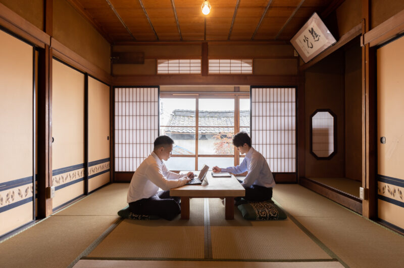 和室で心豊かな時間を過ごす