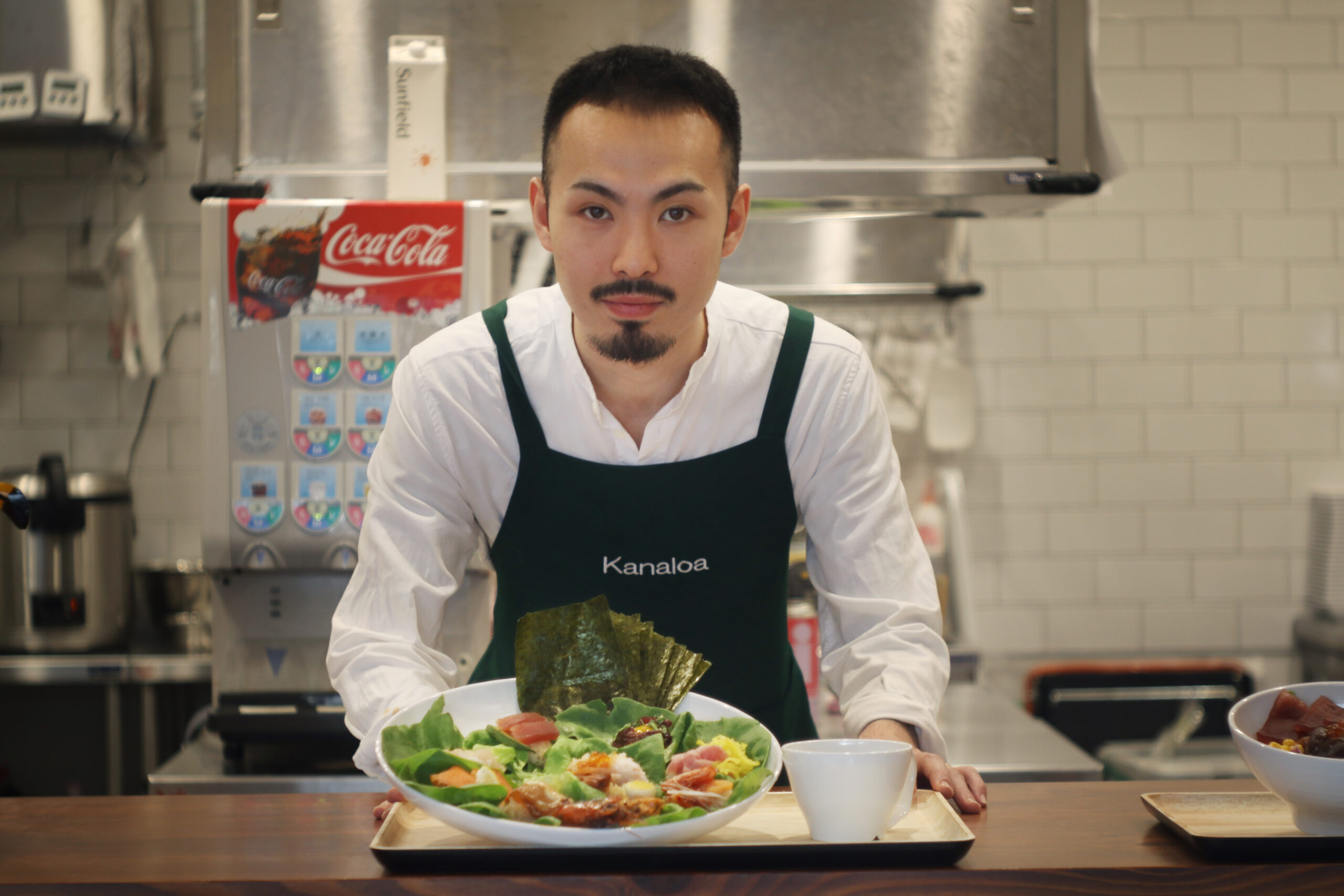 POKE BOWL カナロア 豊洲千客万来店　伊藤豪さんインタビュー