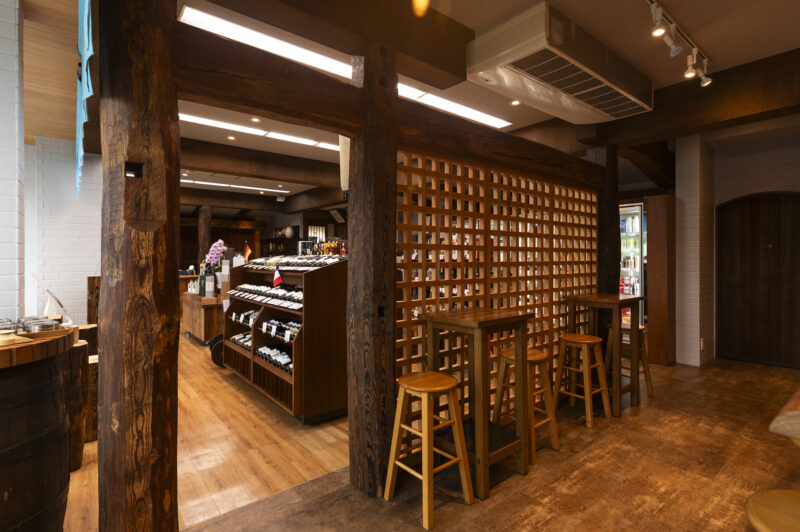 心安らぐ試飲コーナーで日本酒をじっくり堪能
