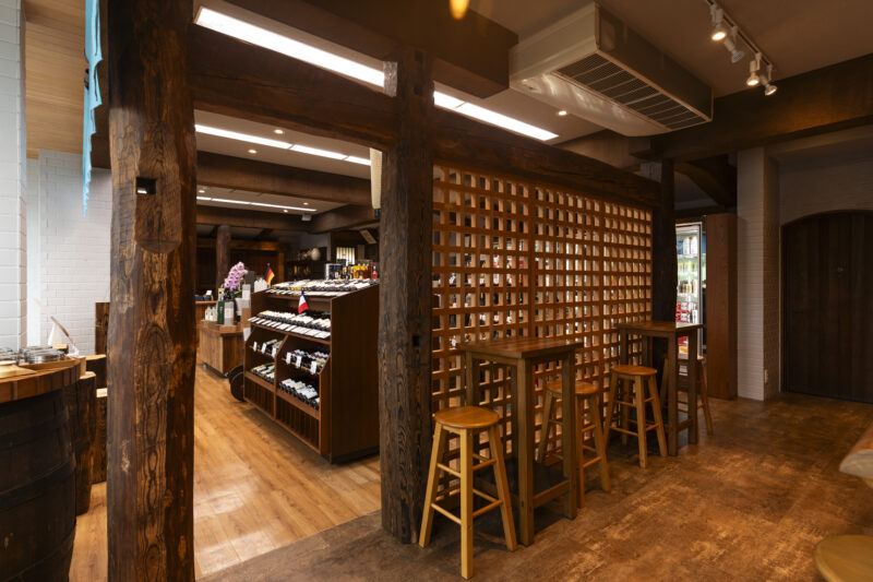 心安らぐ試飲コーナーで日本酒をじっくり堪能