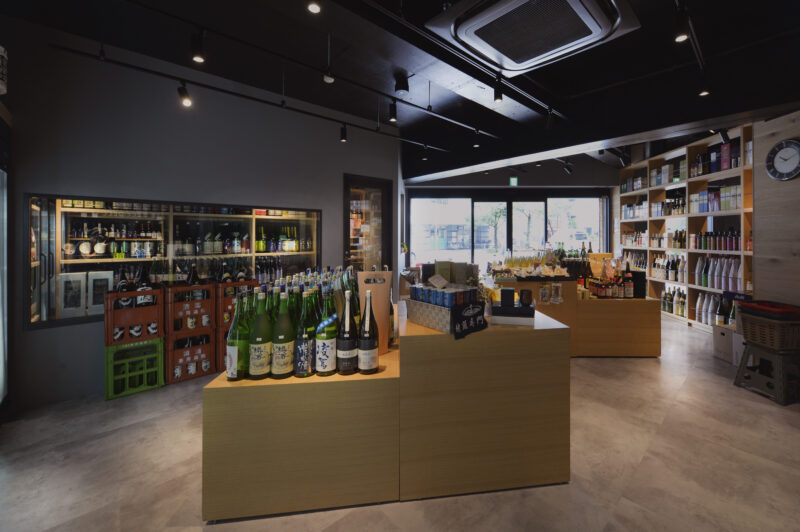 ゆとりのある店内