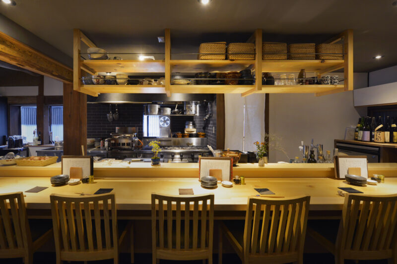 酒膳てんてこまい　4