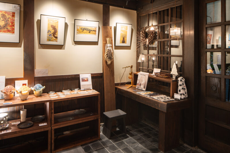 kobiki gallery and crafts shop 6