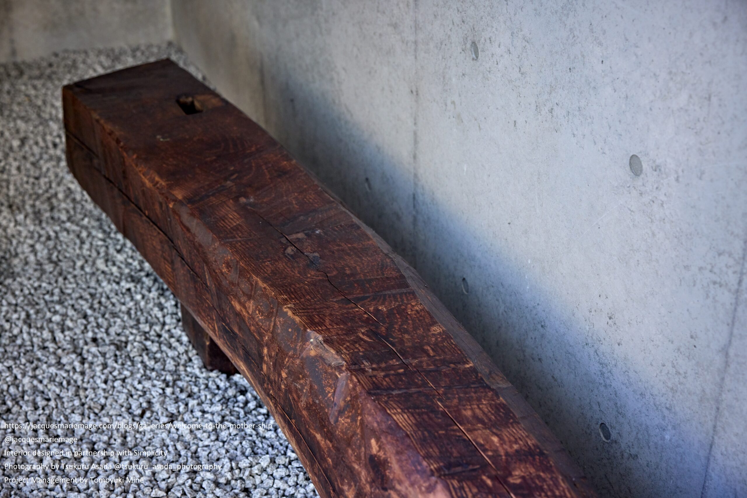 JMM 東京 表参道ギャラリー　古木ベンチ納品4