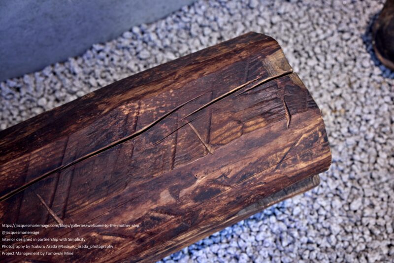 JMM 東京 表参道ギャラリー　古木ベンチ納品2