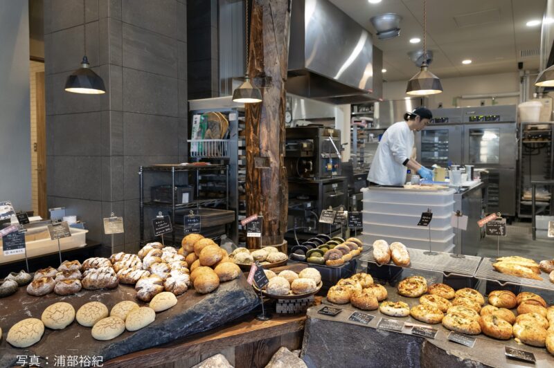 店内3（企業の理念を託された店舗デザイン──「山翠舎　時を重ねた古木をめぐる話」第8回より）