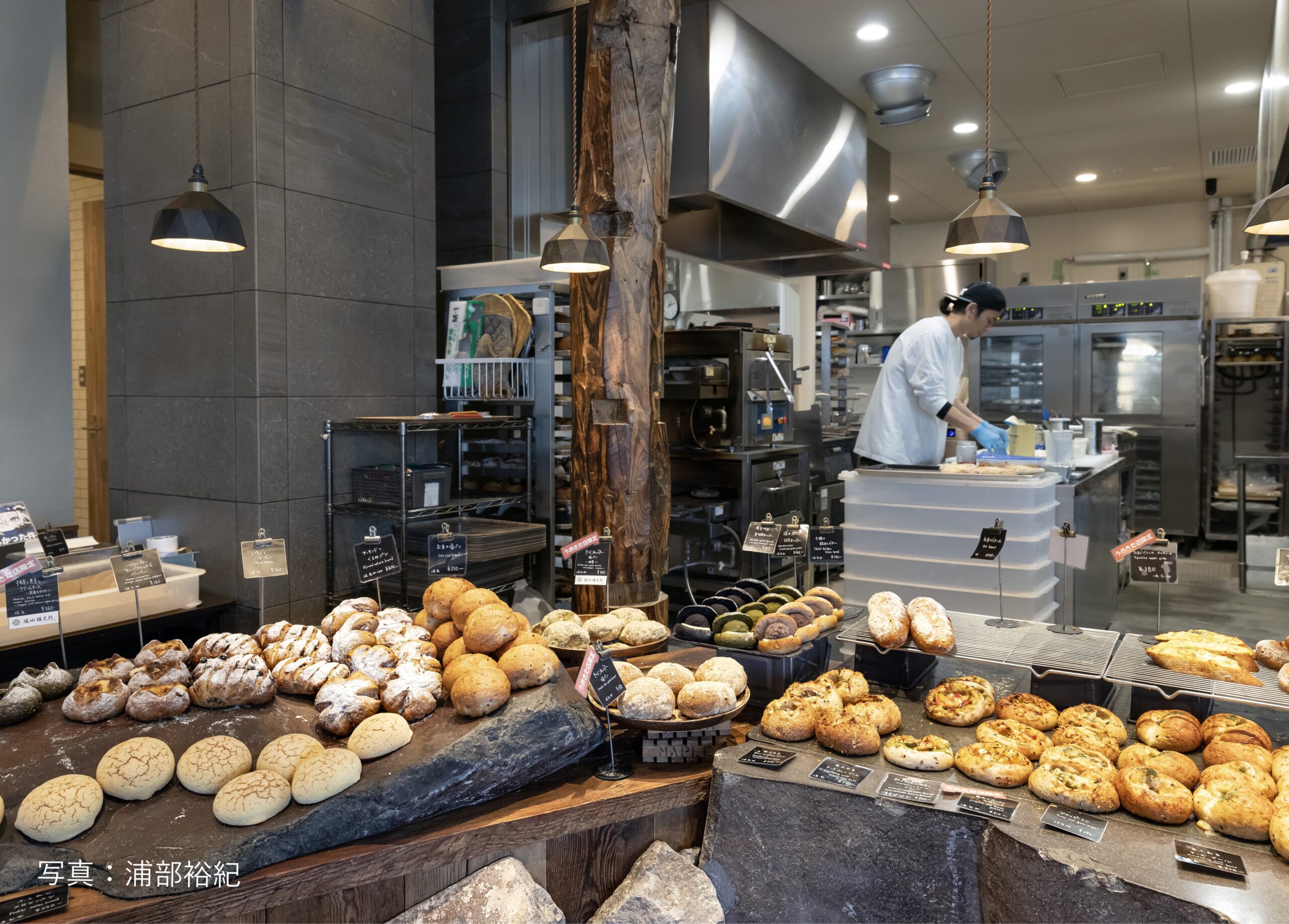 店内3（企業の理念を託された店舗デザイン──「山翠舎　時を重ねた古木をめぐる話」第8回より）