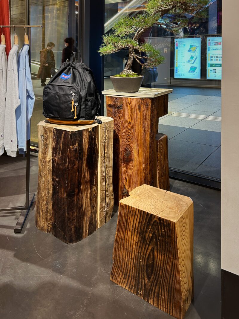 BEAMS JAPAN SHIBUYA　古木ディスプレイ台