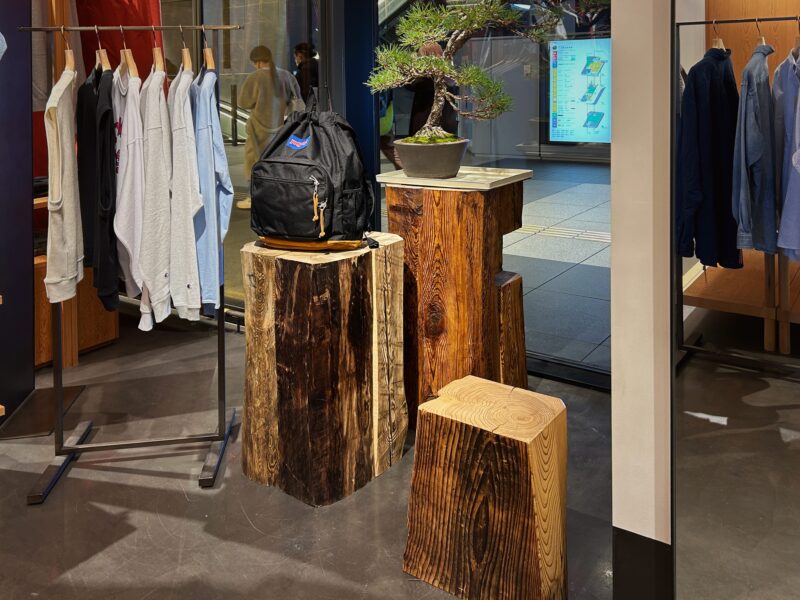BEAMS JAPAN SHIBUYA　古木ディスプレイ台2
